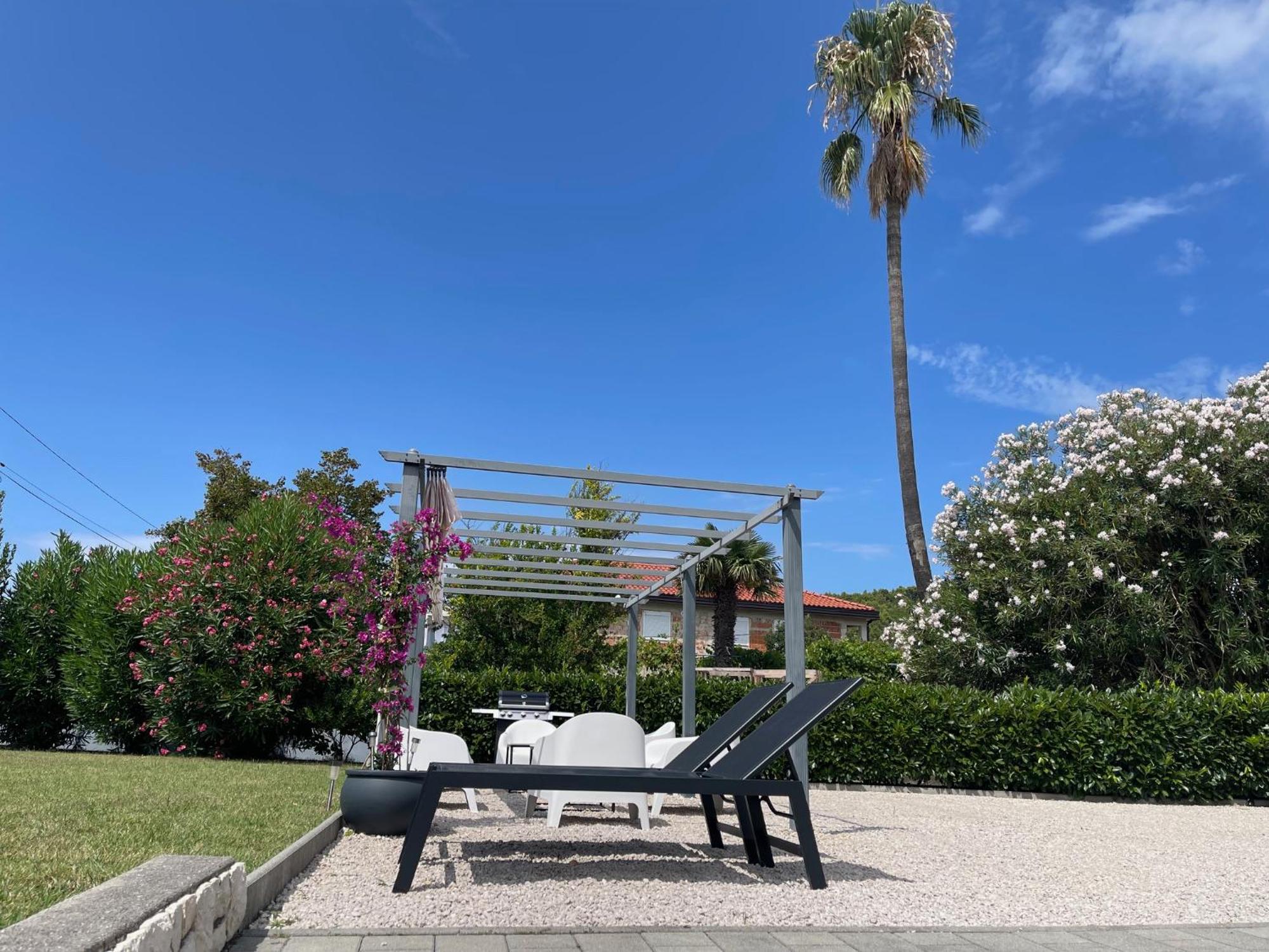 Rab Island Apartmets - Palit Rab Town Exterior photo